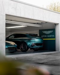 Full Detail - Keramikversiegelung For&ccedil;a Motorenraum &quot;Aston Martin DBX&quot;